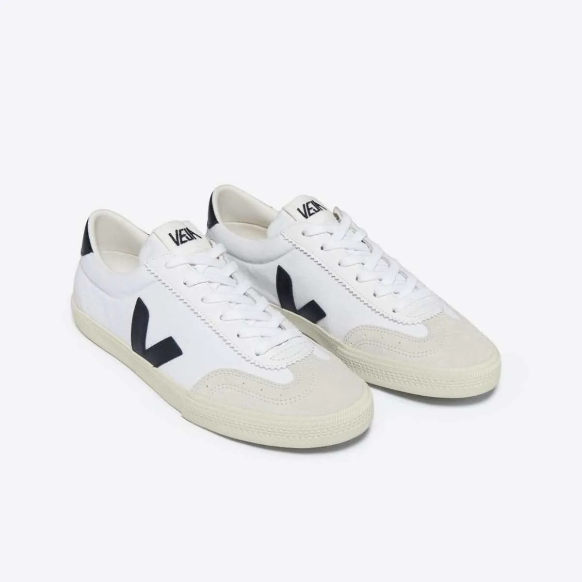 Veja Volley Canvas White/Black M